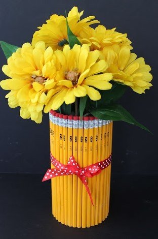 Simple Ways to Show Teachers Appreciation with Cookie Gifts - The Dirty Cookie